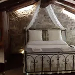 Torre Del Grifone Nel Medioevo Di Cividale Del Friuli Tatil Evi Faedis