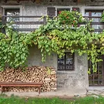 Torre Del Grifone Nel Medioevo Di Cividale Del Friuli Tatil Evi Faedis